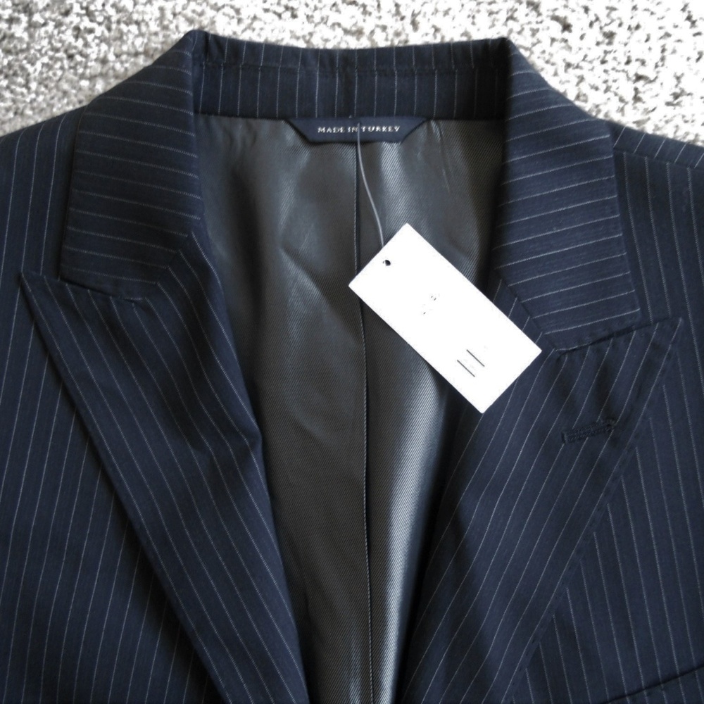 Banana Republic Tailored Fit Two Button Blazer 42R - Picture 4 of 5